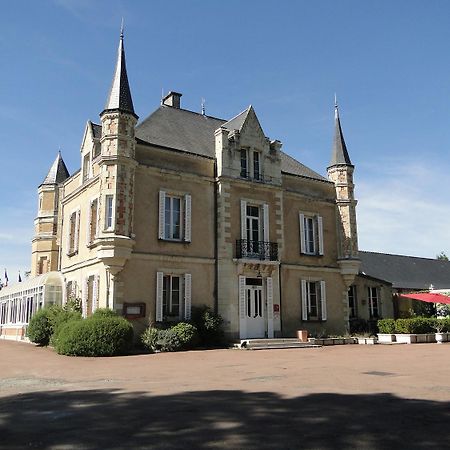 拉费里耶尔酒店 Châteaubriant 外观 照片
