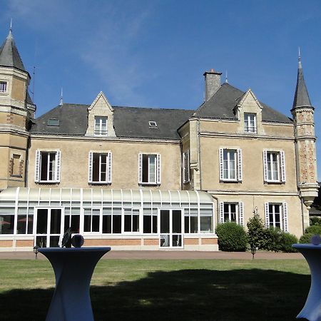 拉费里耶尔酒店 Châteaubriant 外观 照片